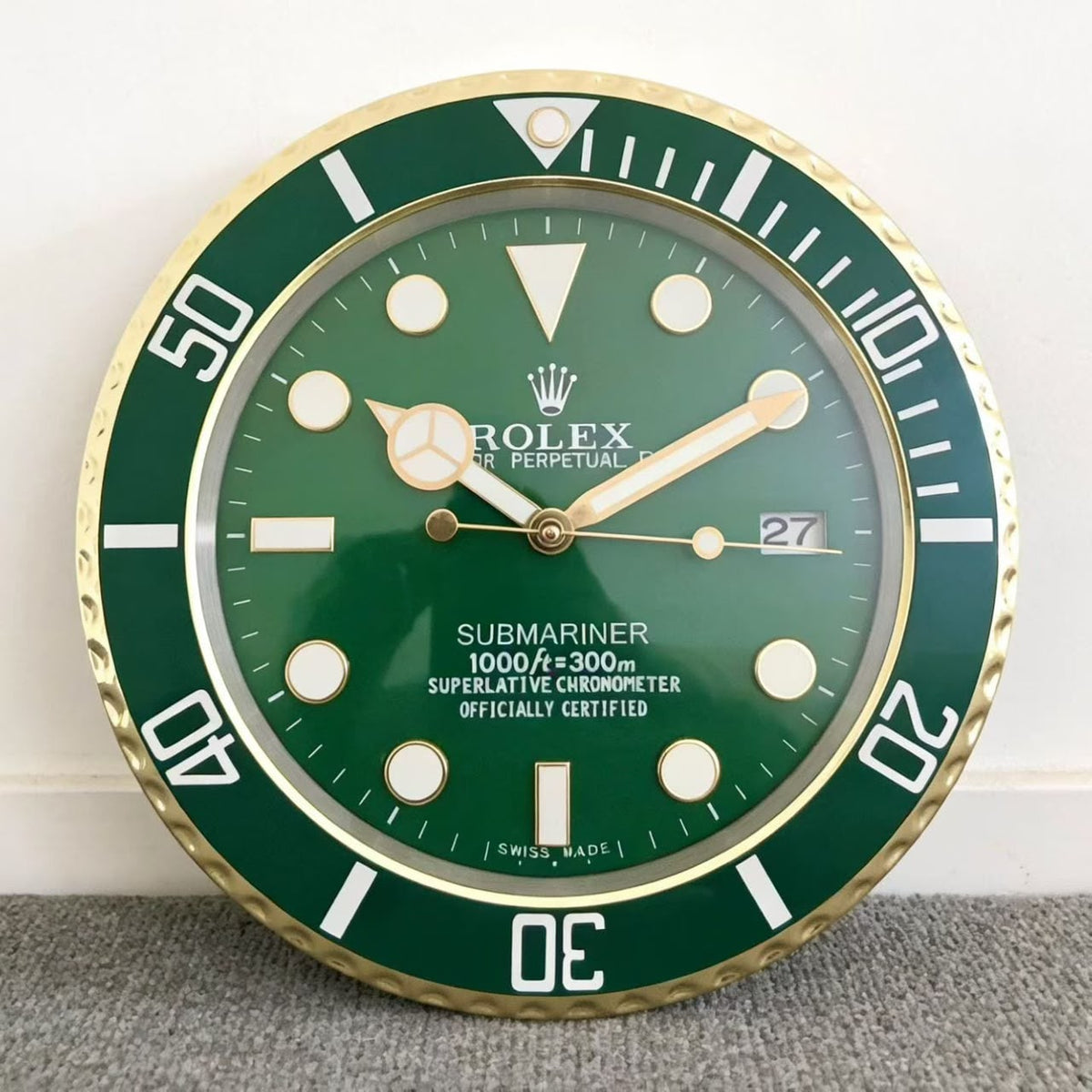 AMAZING WALL CLOCK