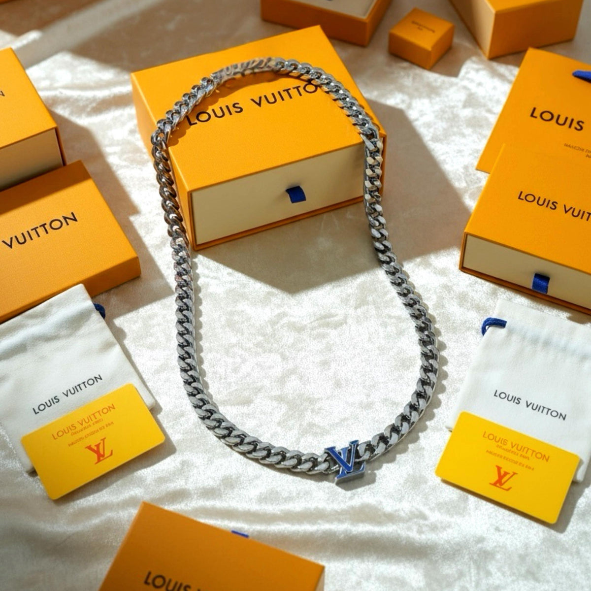 AMAZING VUITTON “LV CHAIN NECKLACE”😍*