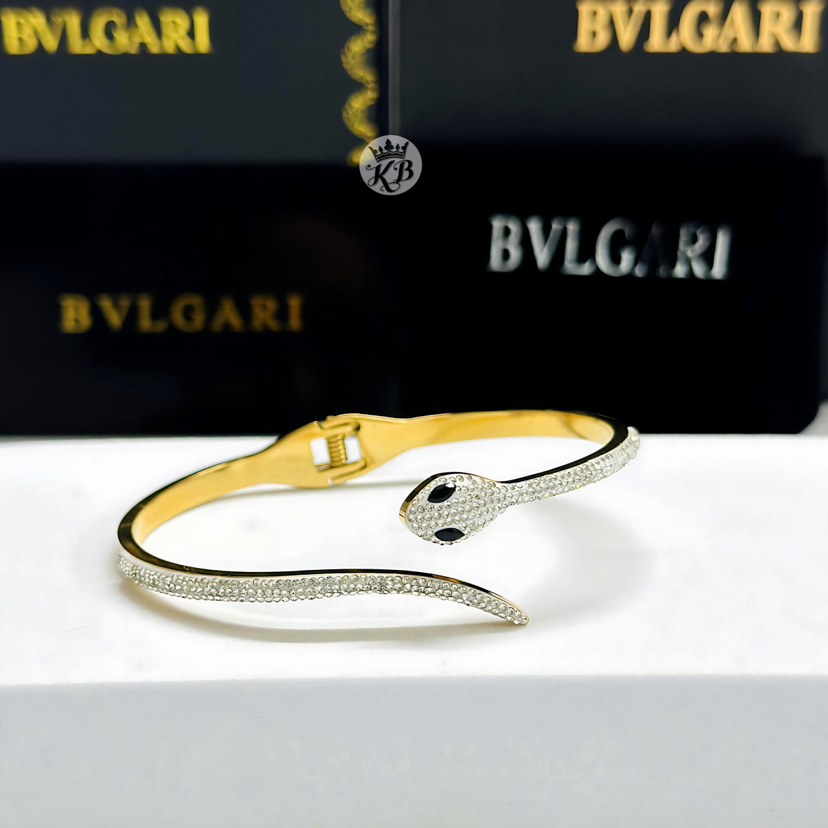 AMAZING SERPENT CUFF BANGLE IN GOLDEN😍
