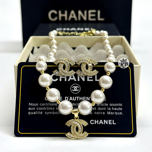 AMAZING  PEARL CHANEL PENDENT SET WITH CC INITIAL EARRING,