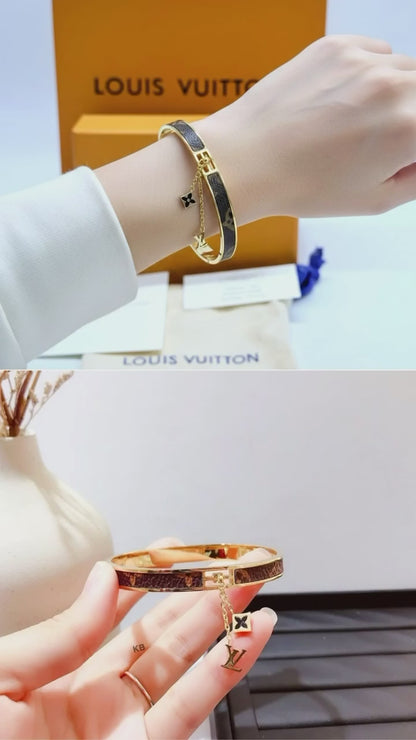 AMAZING LV BRACELET