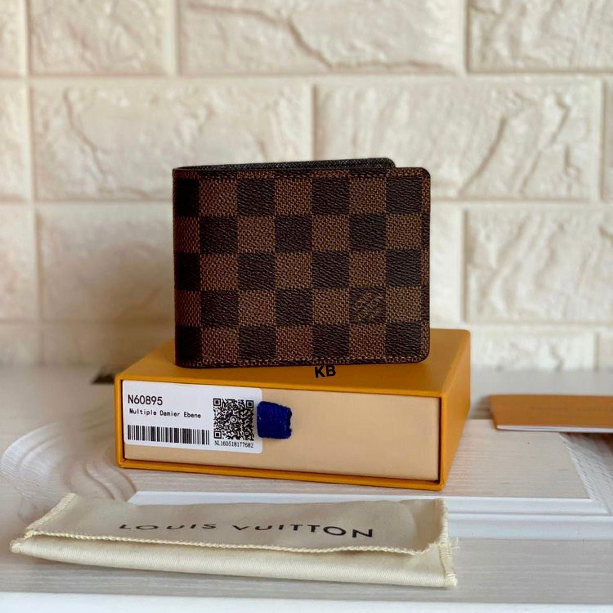 AMAZING VUITTON SLENDER
MEN’s WALLET