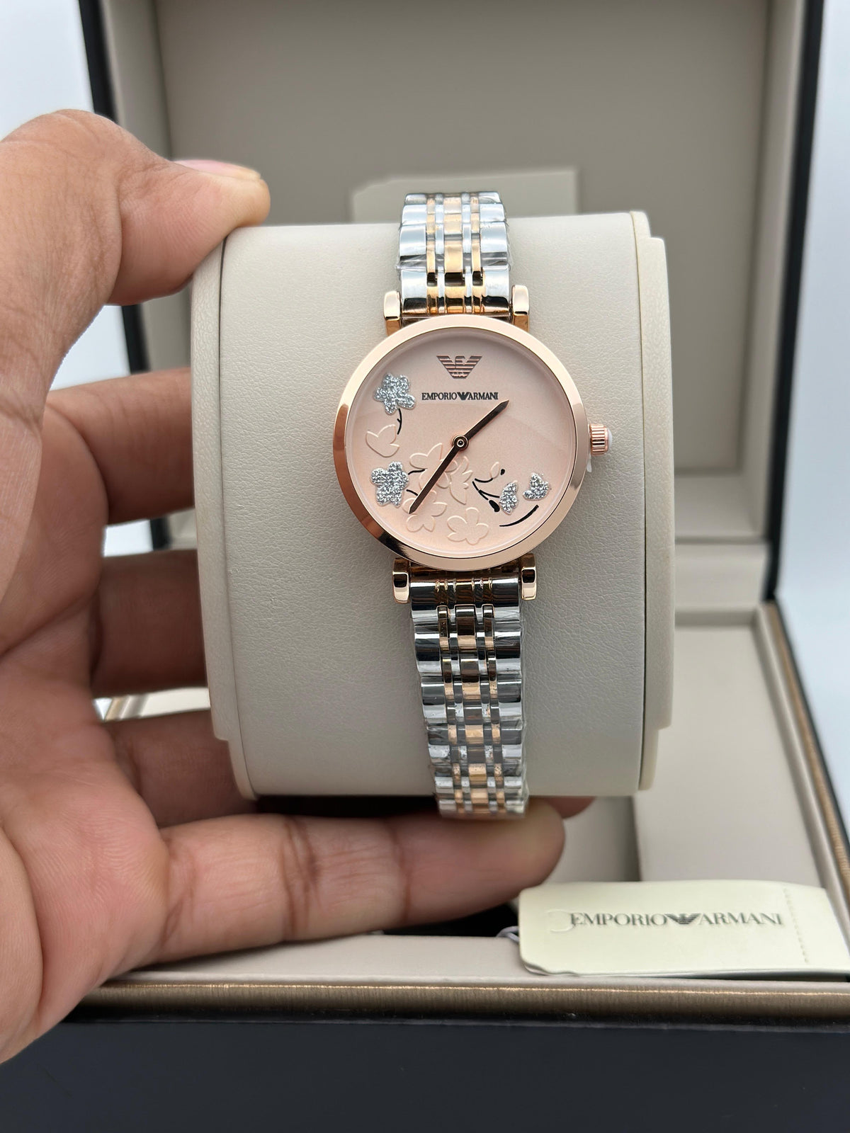 AMAZING EMPORIO AR WOMEN’S WATCH ✨*