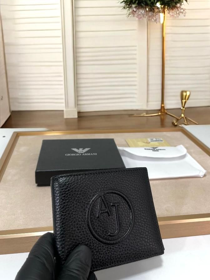 AMAZING ARMANI INITIAL WALLET😍