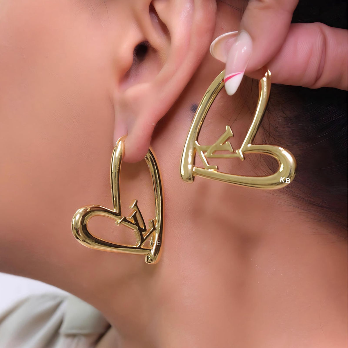 AMAZING VUITTON FALL IN LOVE EARRING