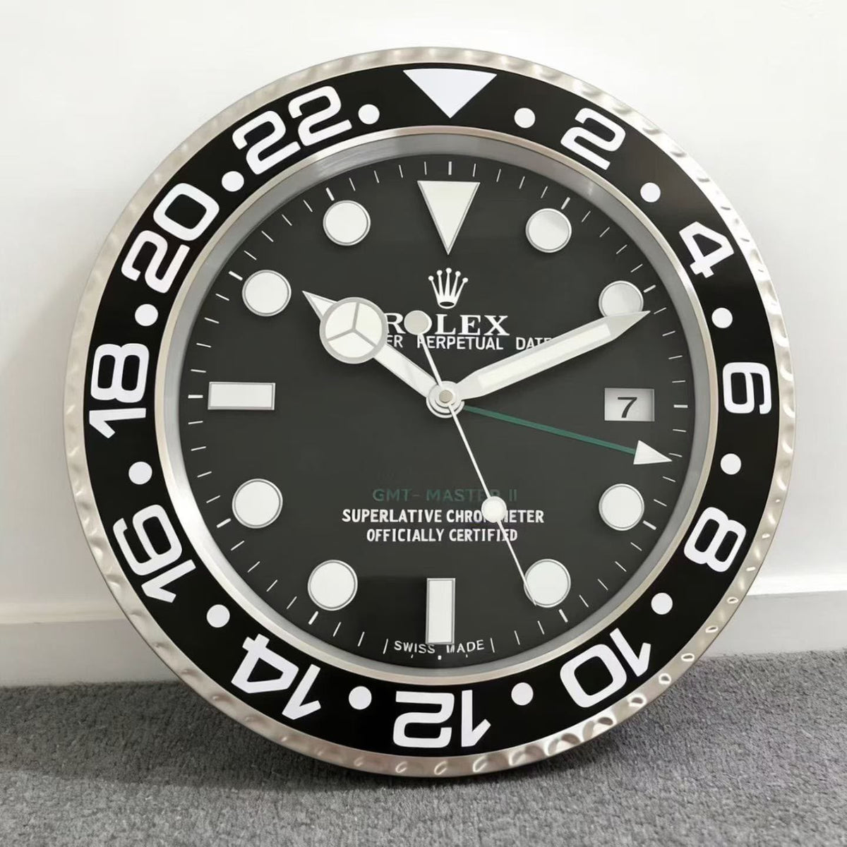 AMAZING WALL CLOCK