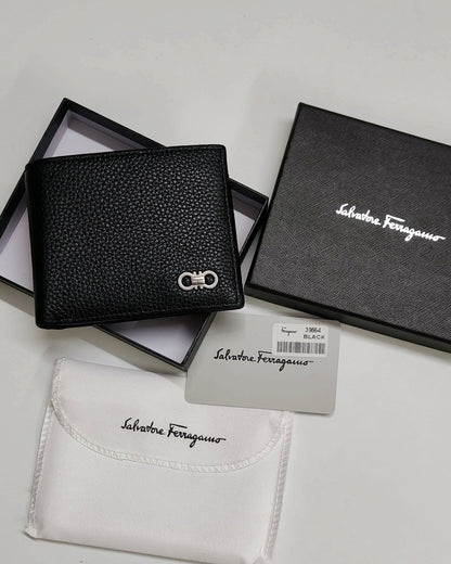 AMAZING FERRAGAMO INITIAL WALLET😍
