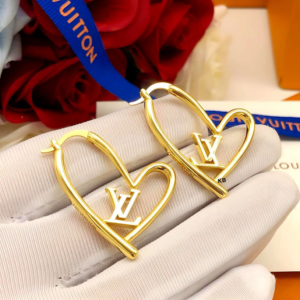 AMAZING VUITTON FALL IN LOVE EARRING