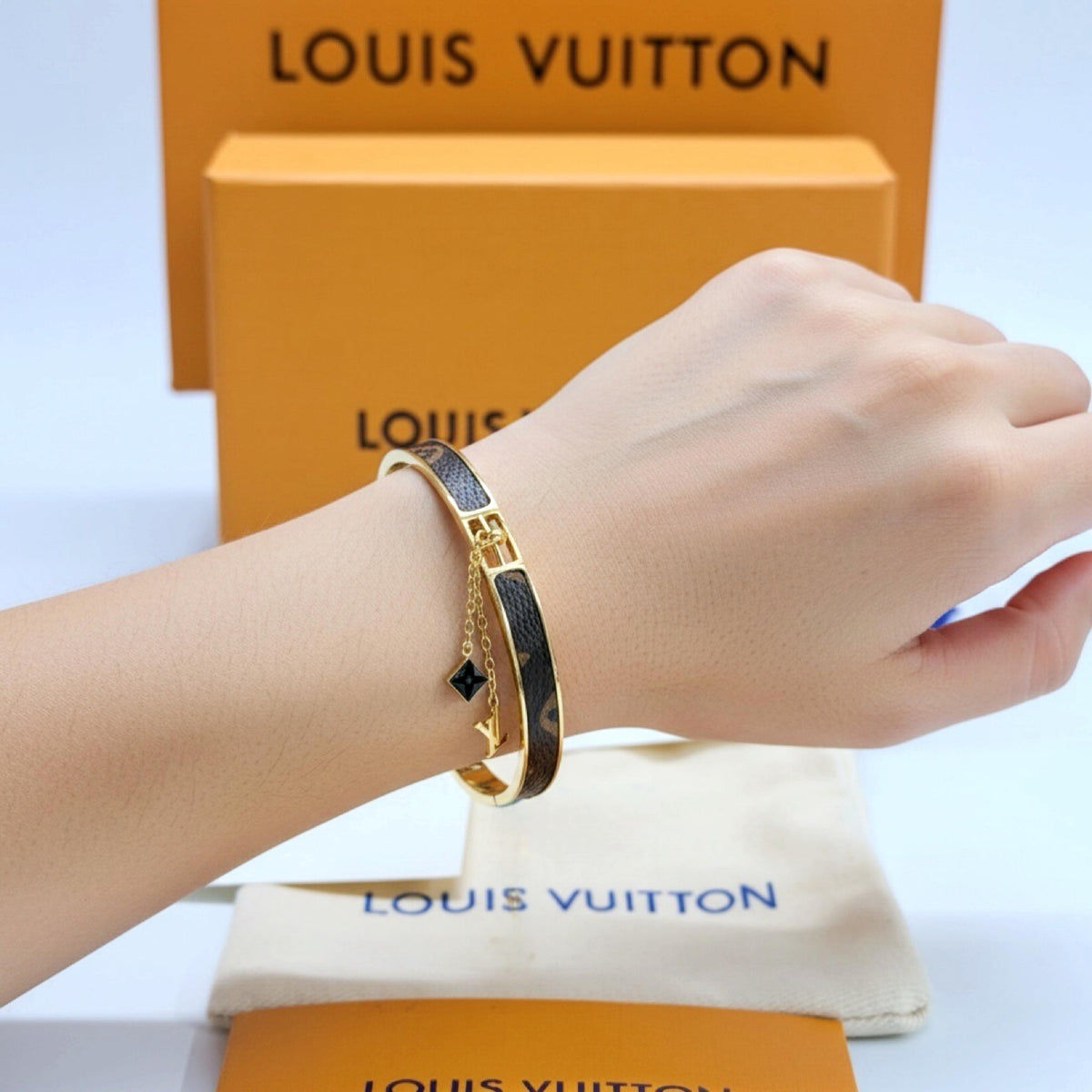 AMAZING LV BRACELET