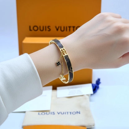 AMAZING LV BRACELET