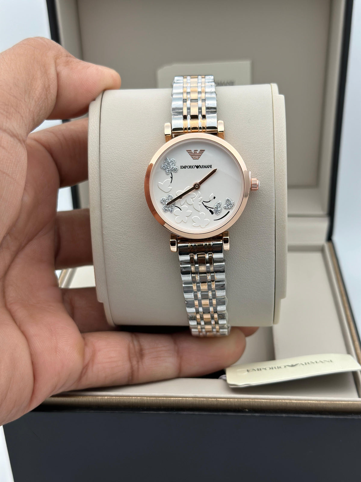 AMAZING EMPORIO AR WOMEN’S WATCH ✨*
