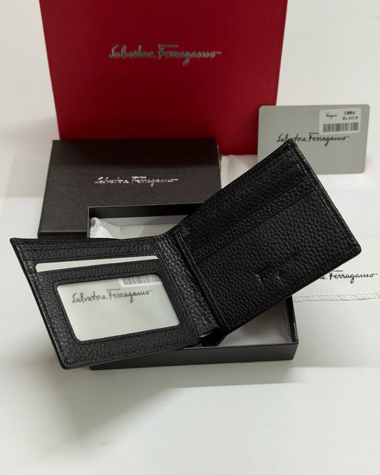 AMAZING FERRAGAMO INITIAL WALLET😍