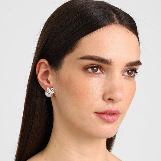 AMAZING ICONIC SWAN STUD EARRING