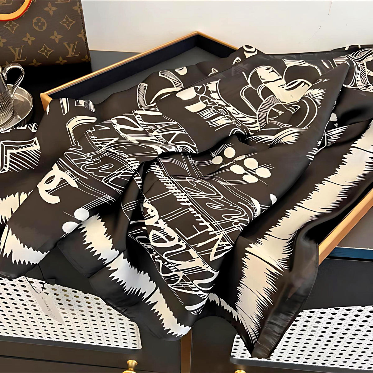 AMAZING SILK STOLE